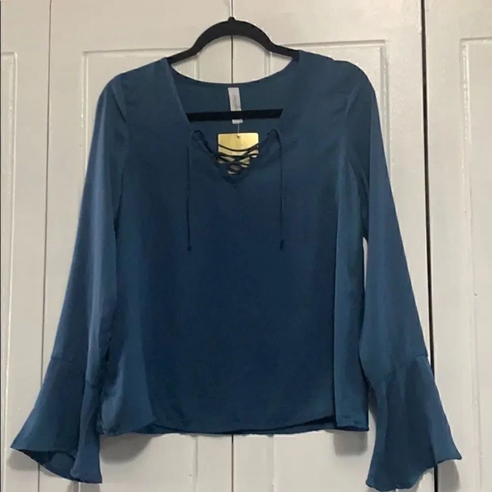 Mio Boutique Peppermint Blouse Teal ruffle cuff S